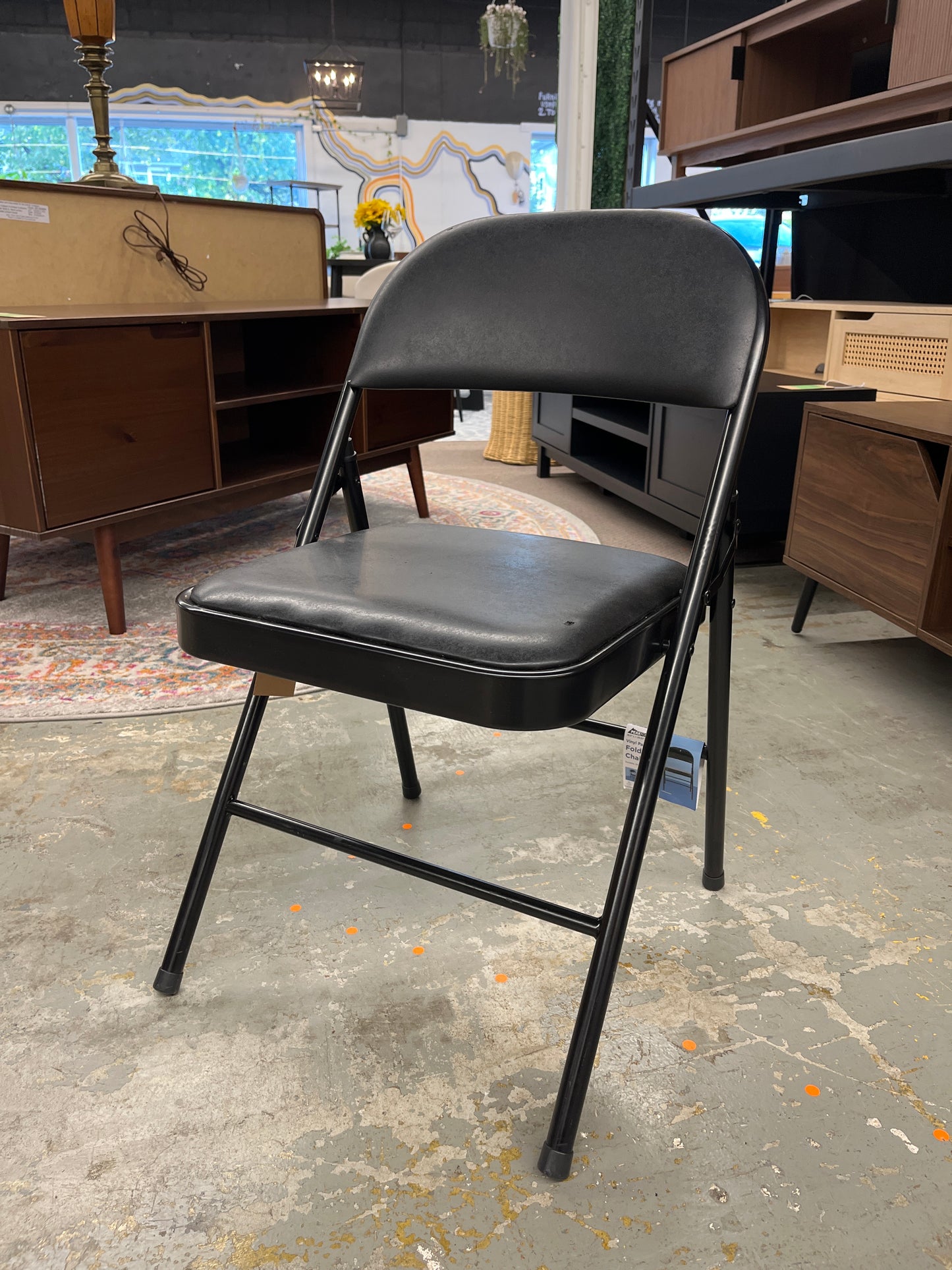 Peakform Vinyl Padded Chair Black | Retail Price: $25.49