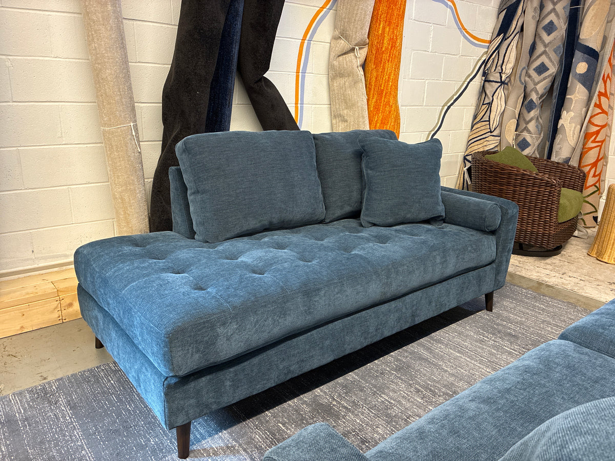 Bixler Chaise Lounge in Navy