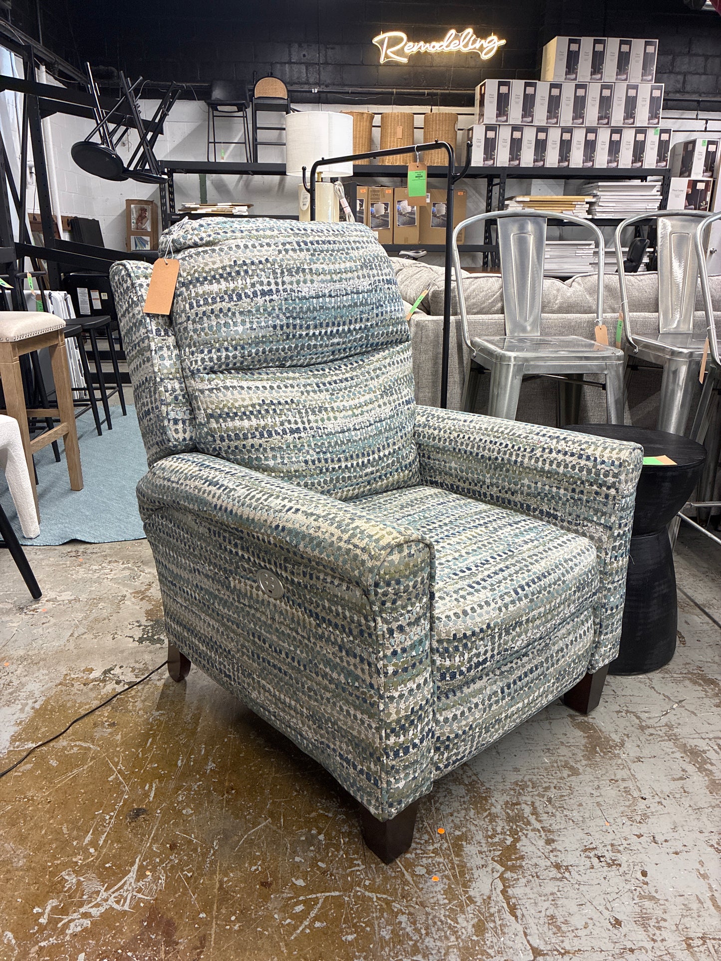 Piper Powered Reclining Armchair *donated
