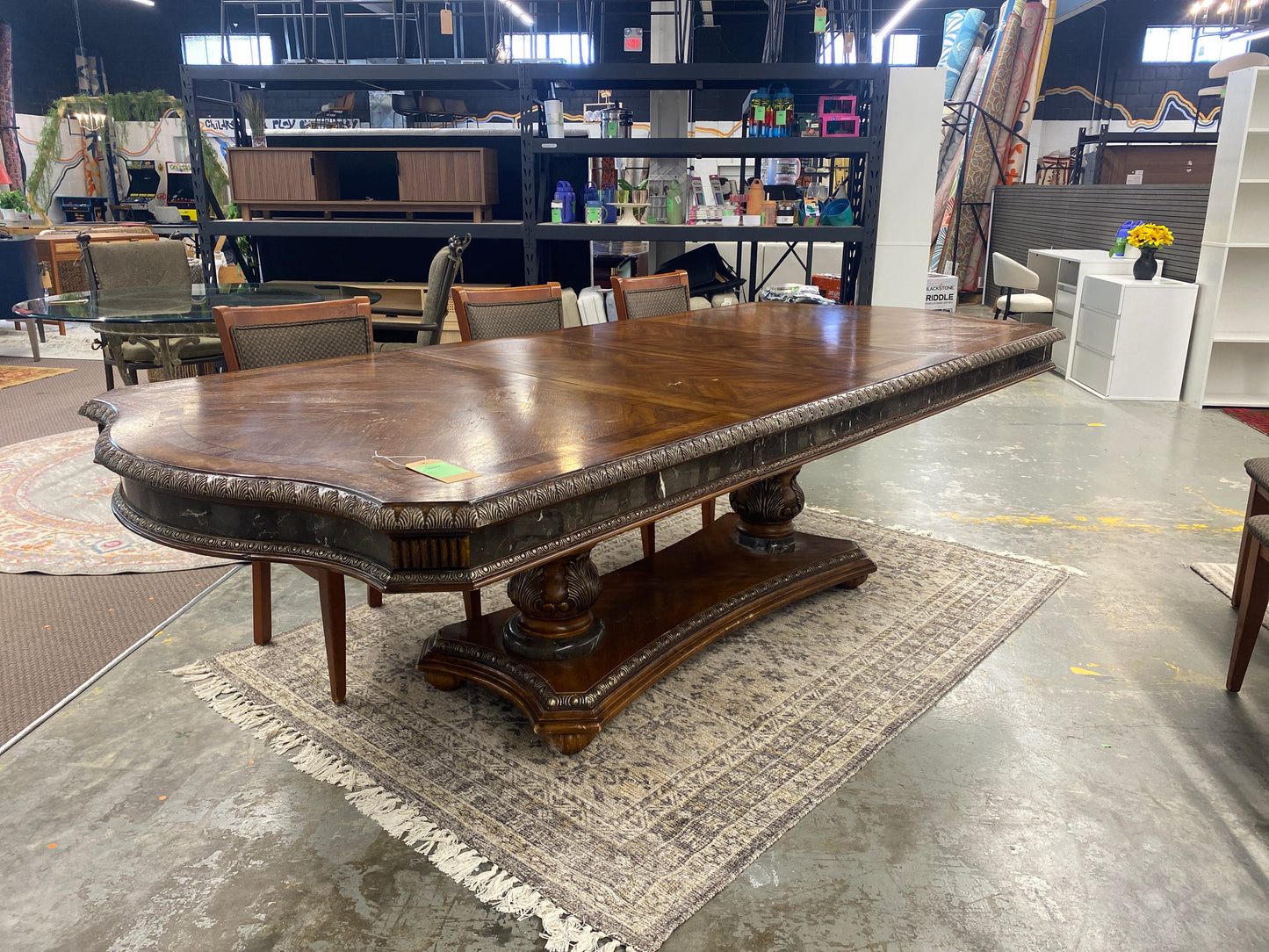 Extendable Wooden Dining Table w Two Leaves *donated