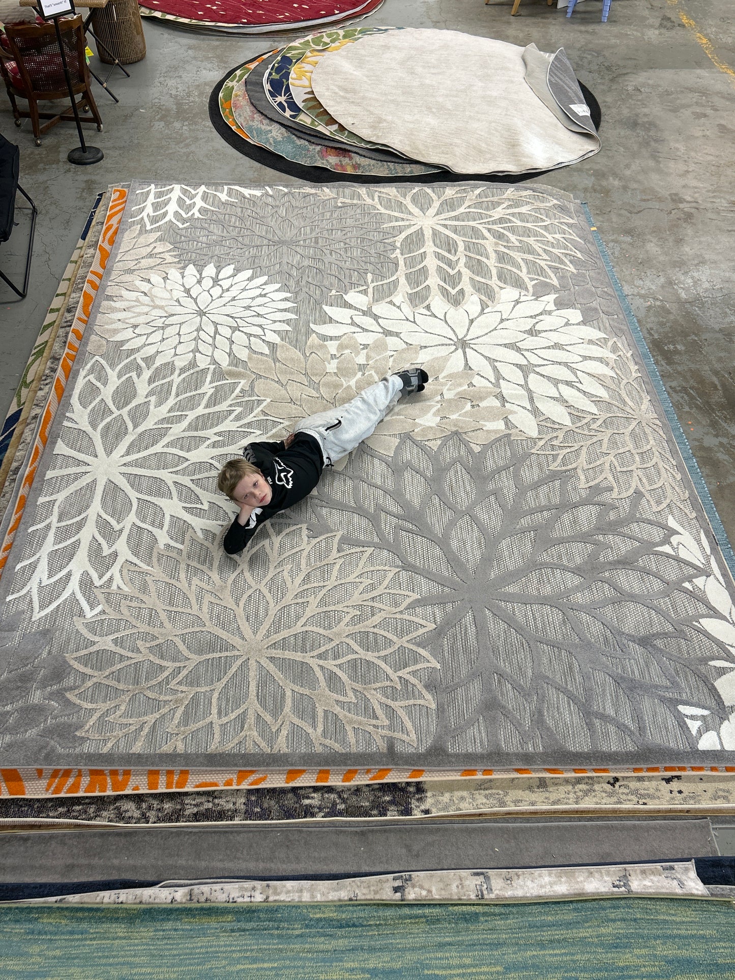 9’6” x 13’ whole flower area rug