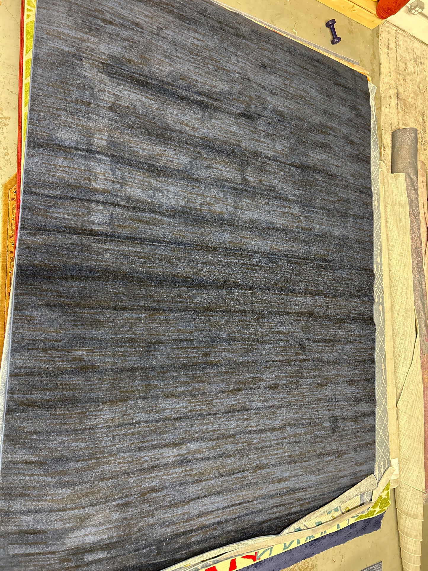 9 x 12 area rug (ID #: 14107)