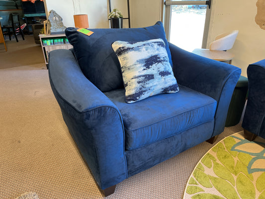 Velour Navy Chair | Retail Price: $680