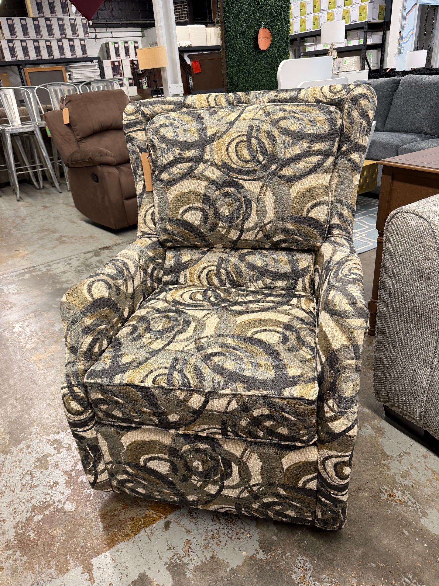Swivel Accent Chair *donated
