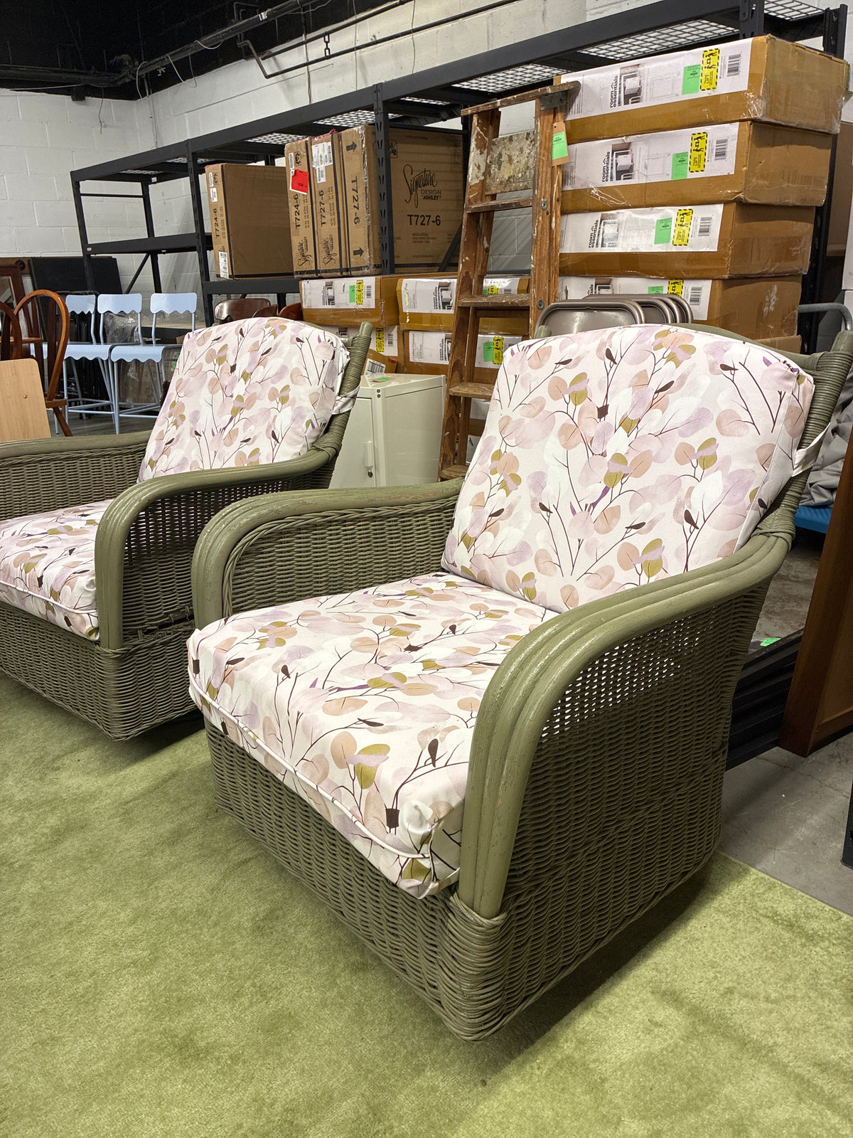 Set of 2 Swivel Rocking Outdoor Chairs *donated