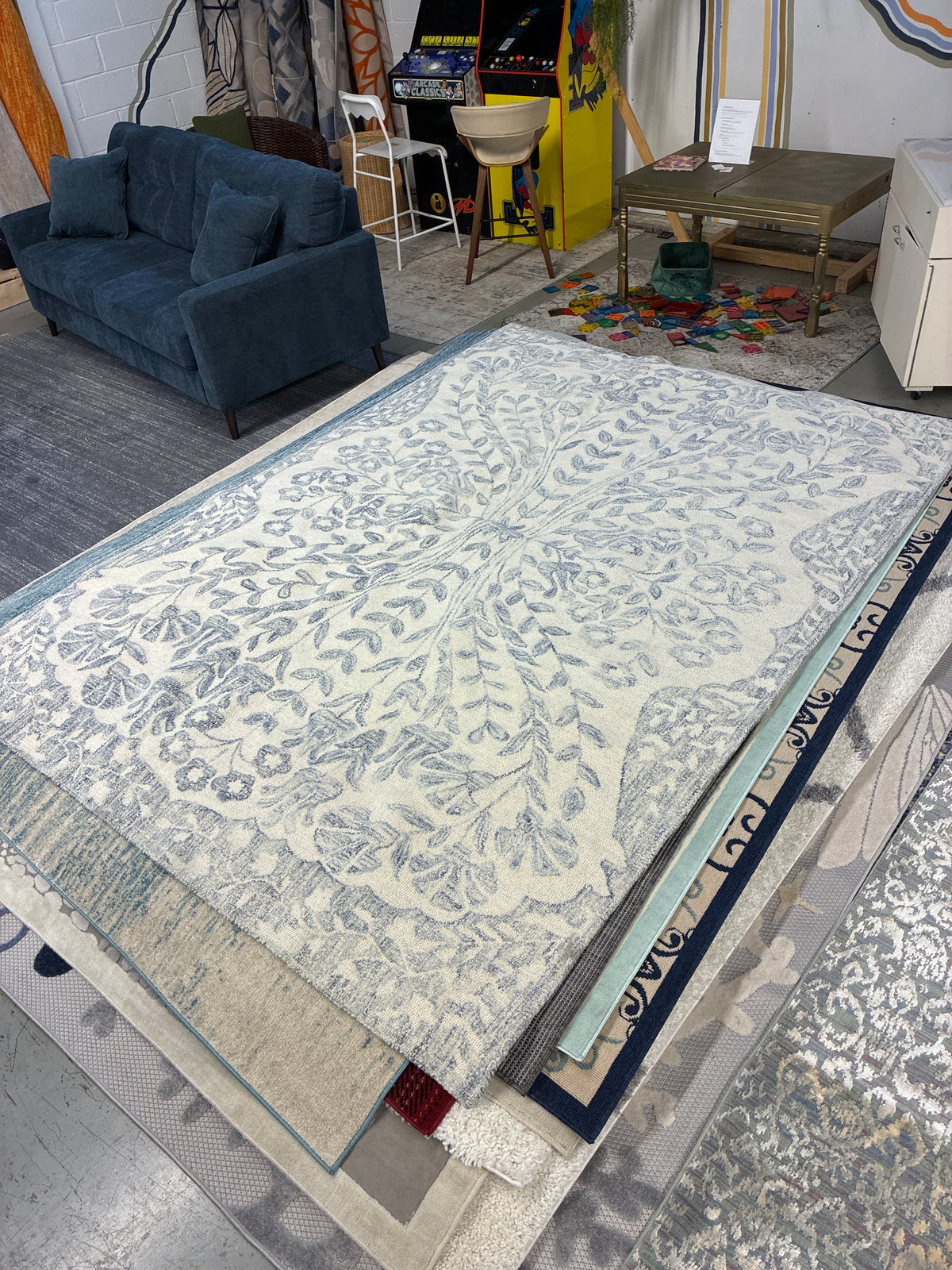 7 x 10 Wool Tufted Bouquet Area Rug Blue