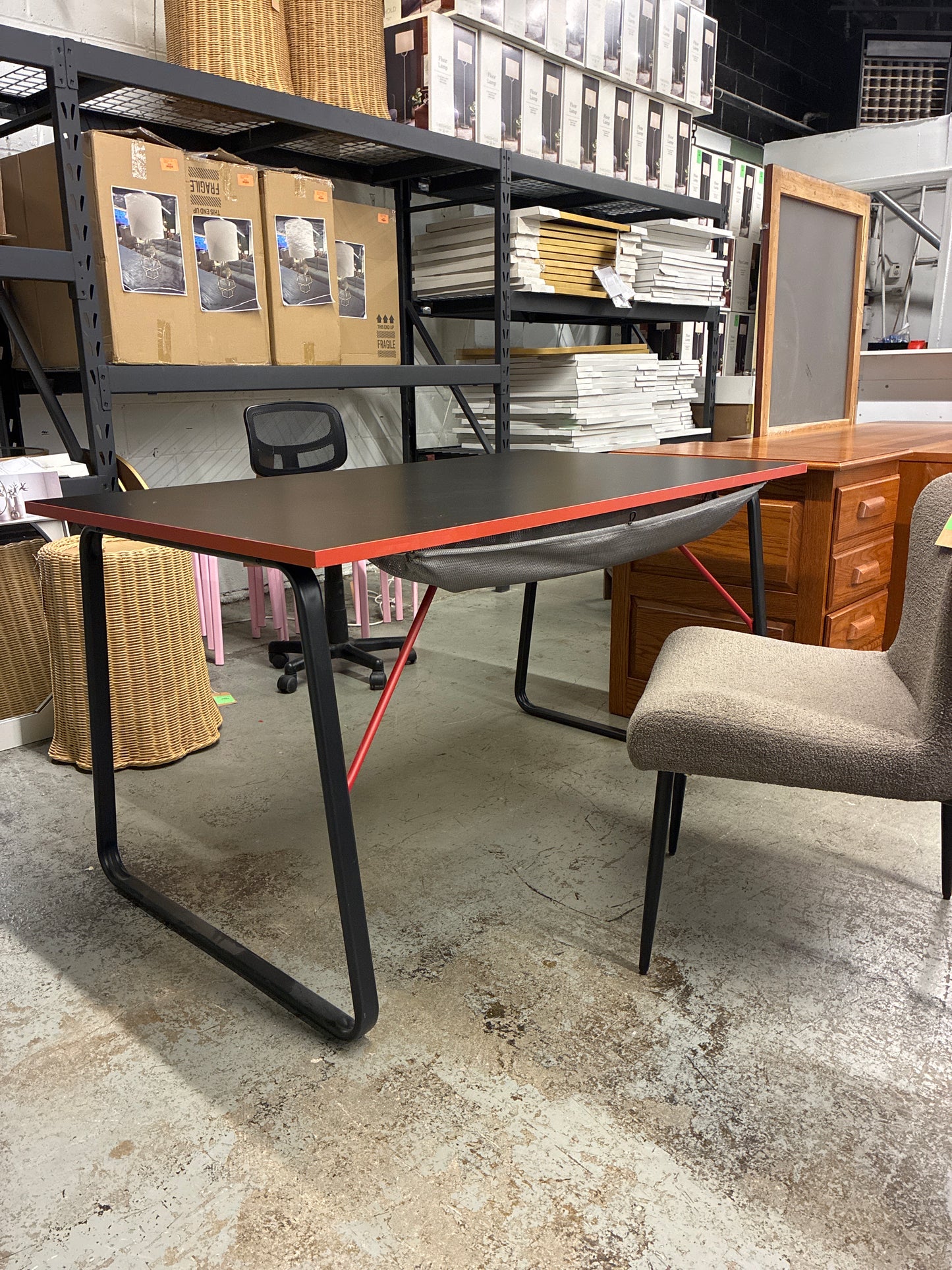 IKEA HUVUDSPELARE Gaming Desk in Black/Red *donated