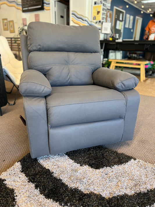 Porschia Recliner Retail: $405+