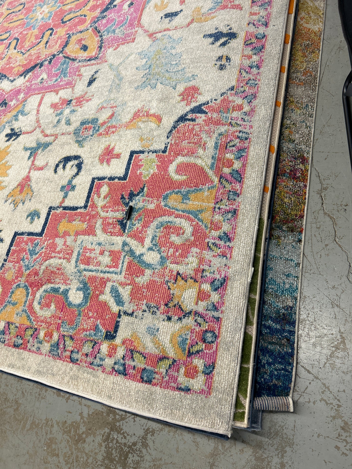 9 x 12 ivory pink area rug - as-is (minor fraying on one 2 inch section on one side near the edge)