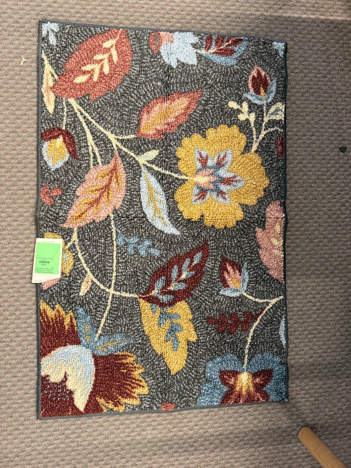 Maples 2'x3' Washable Garden Floral Accent Rug Gray: Traditional Tufted Indoor Botanical Design, Skid-Resistant Retail: $20