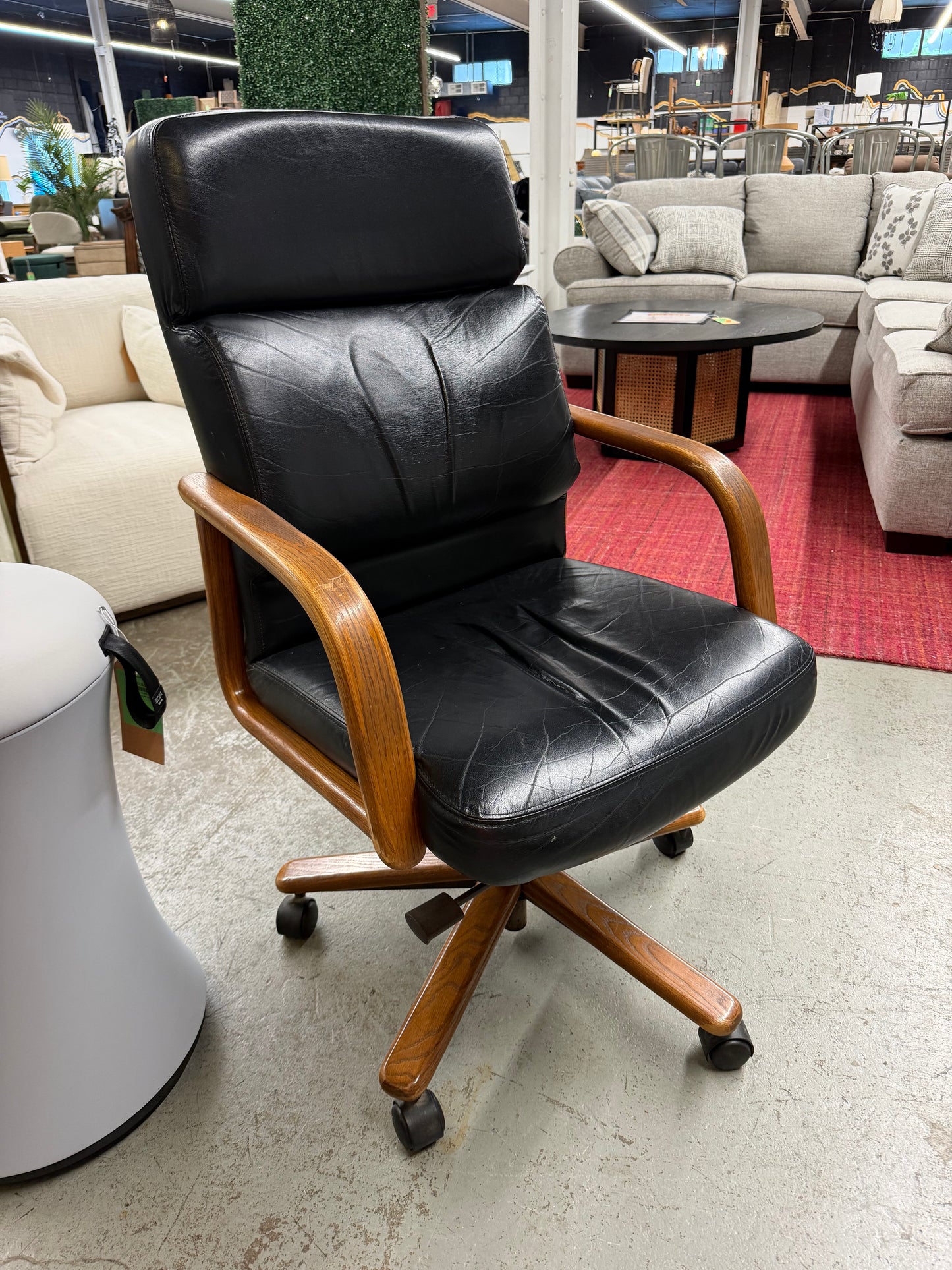 Leather Office Chair *donated USED CONDITION