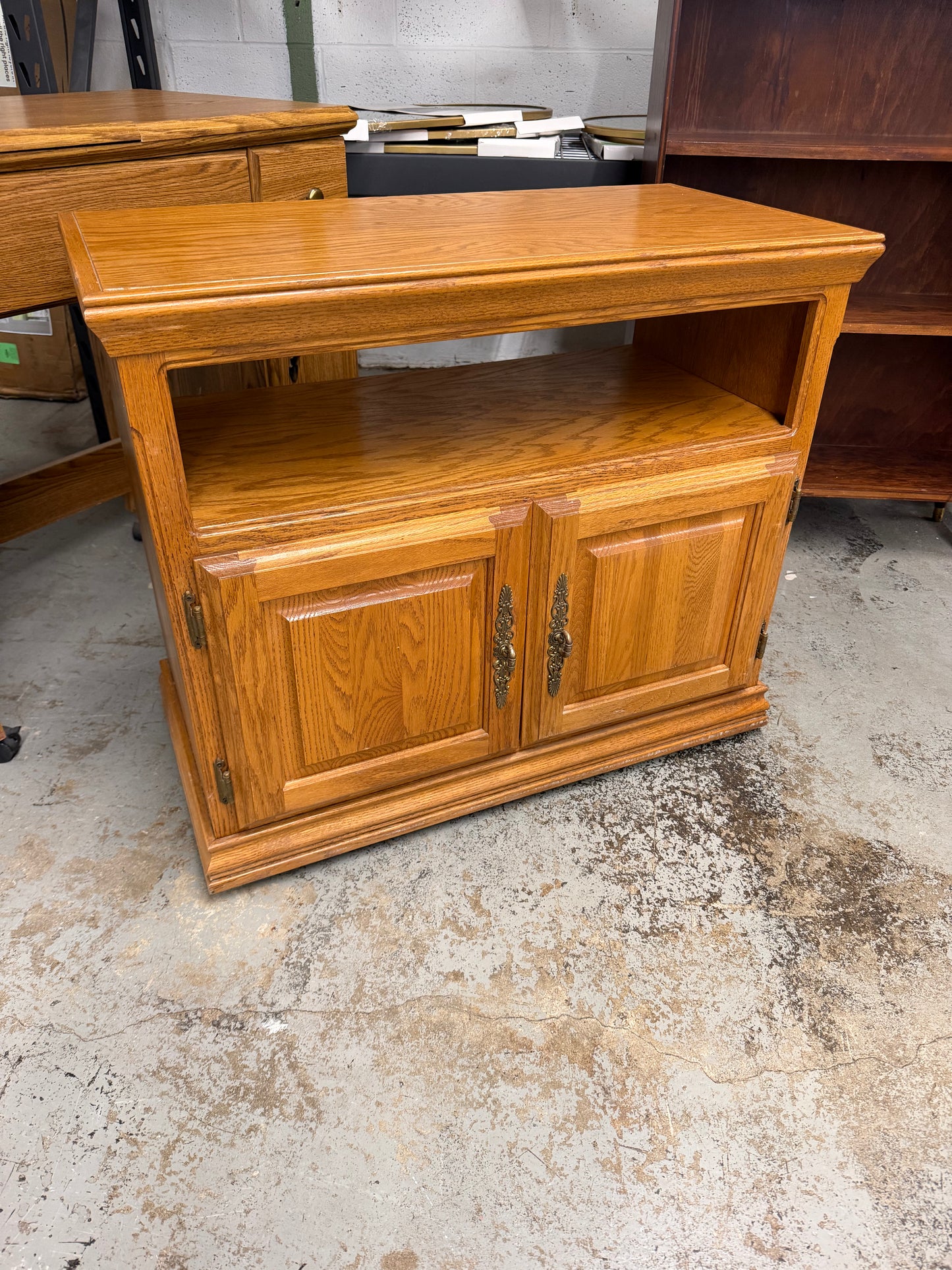 Rolling Console Stand Wood *donated