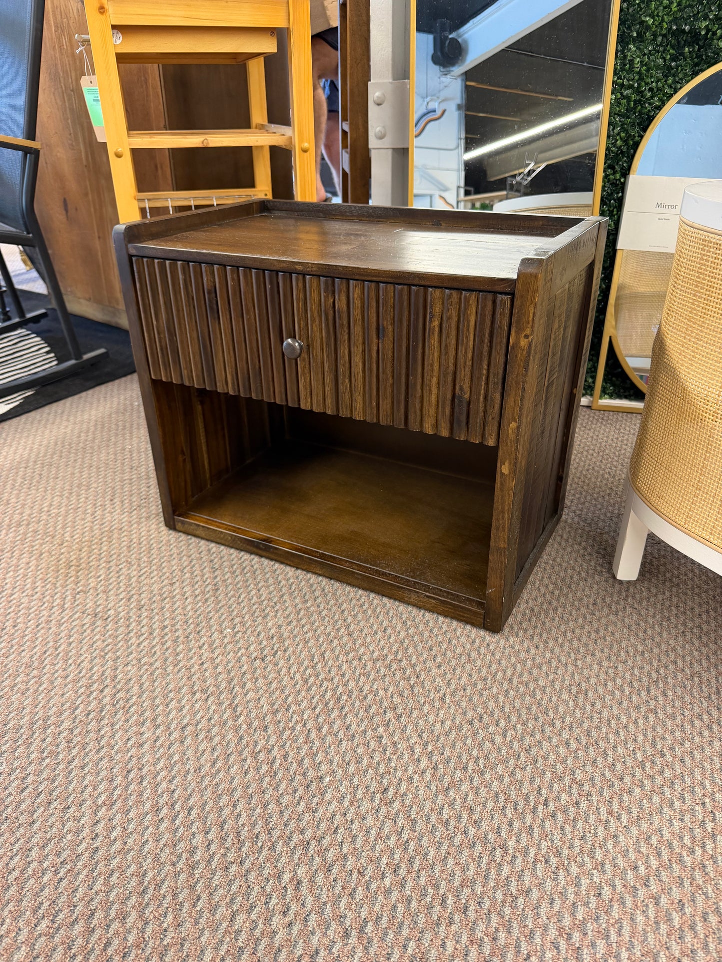 1 Drawer Nightstand Modern *donated