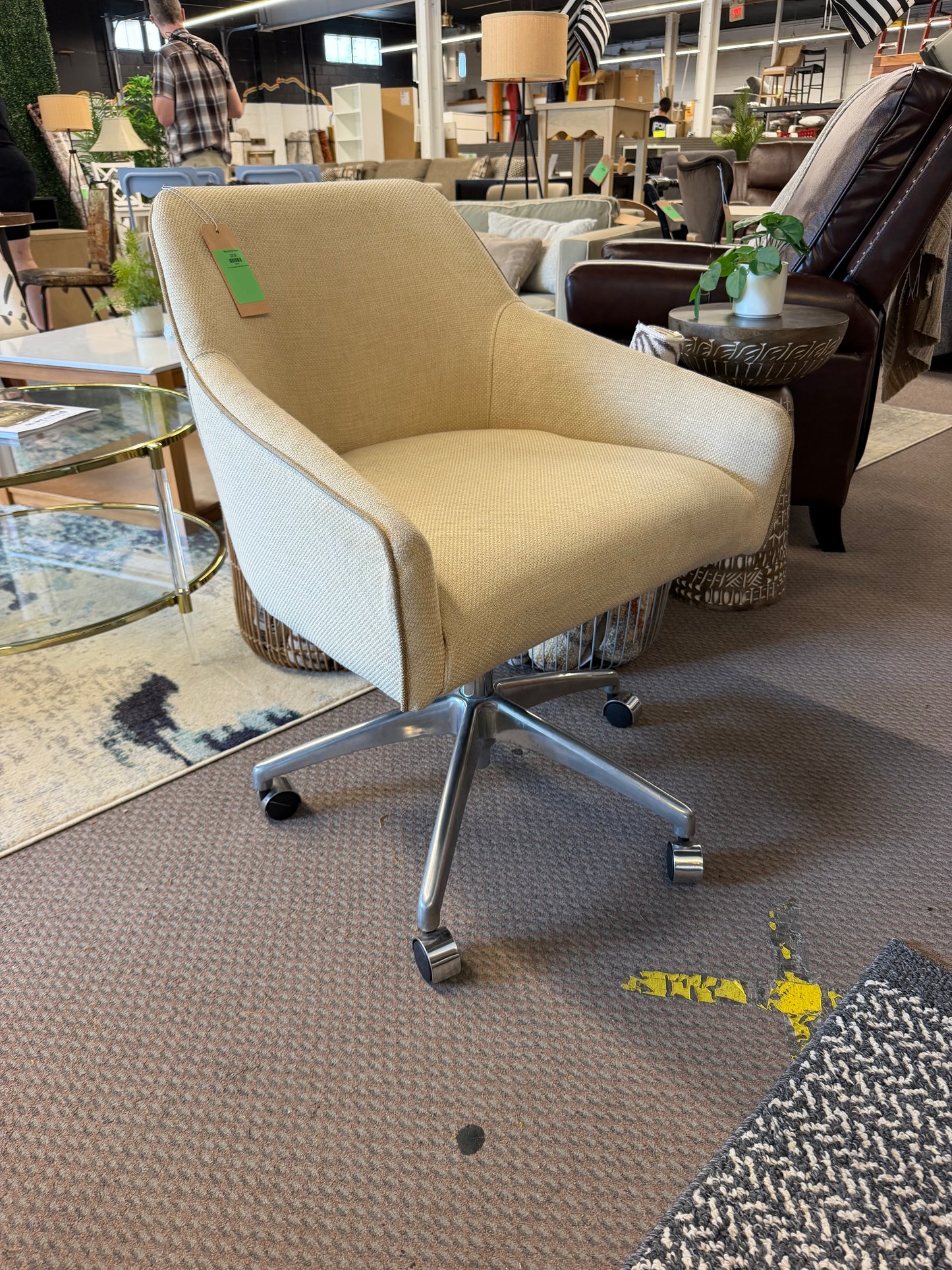Rolling Desk Chair *donated