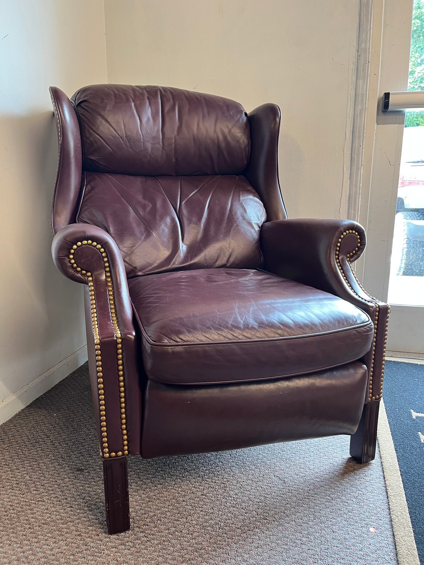 Recliner AS IS Needs repair to recline *donated