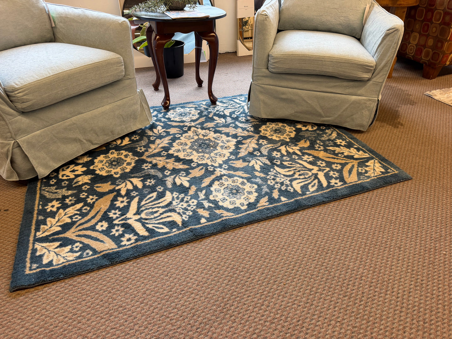 Persian Rug 48 x 66 Retail: $60