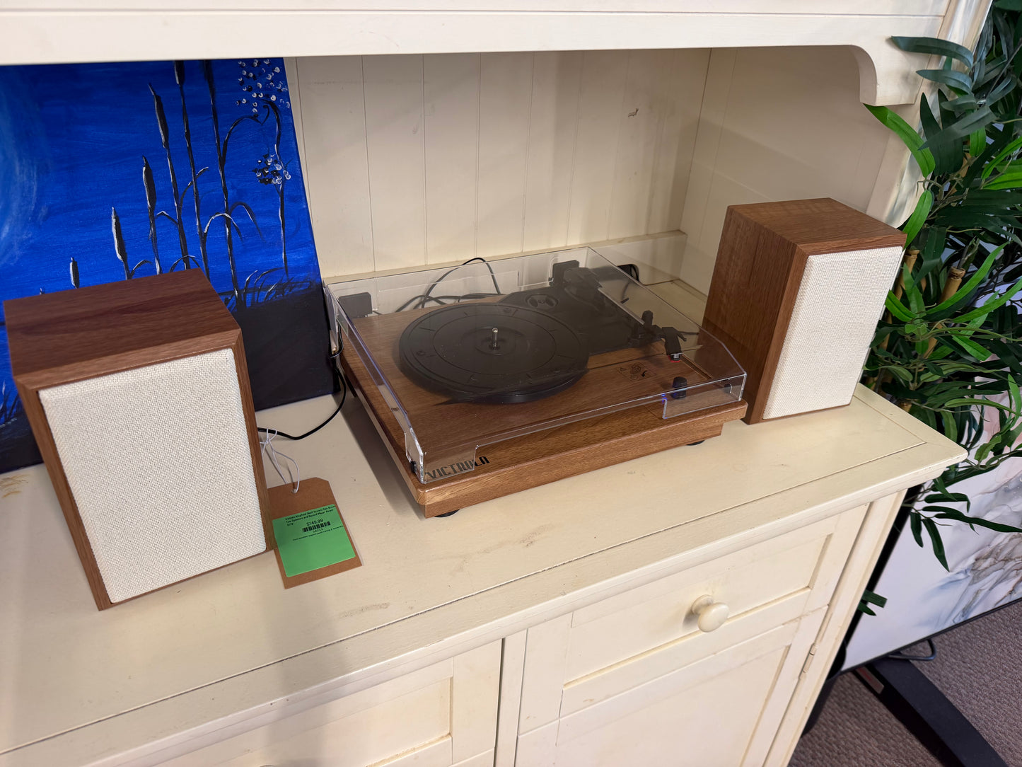 Victrola Kingfield Shelf System Oak Brown Two Speakers and Record Player Retail: $179