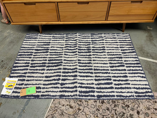 Washable Modern Dashes Hi/Low Tufted Loop Rug in Blue | 2ft 5in x 3ft 8in | Retails for: $35.00