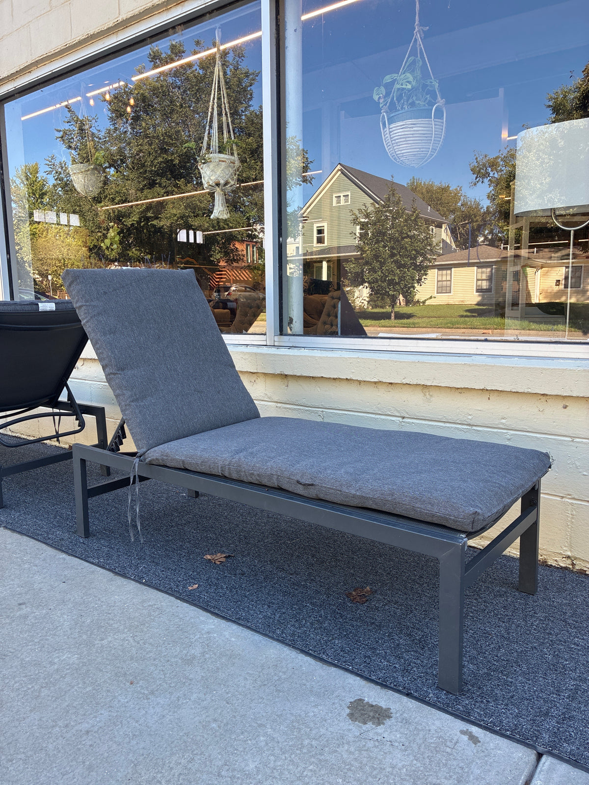 Patio Lounge Chair w Cushion *donated