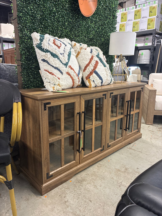 Abigail 58" Farmhouse 4 Door TV Stand - Rustic Oak