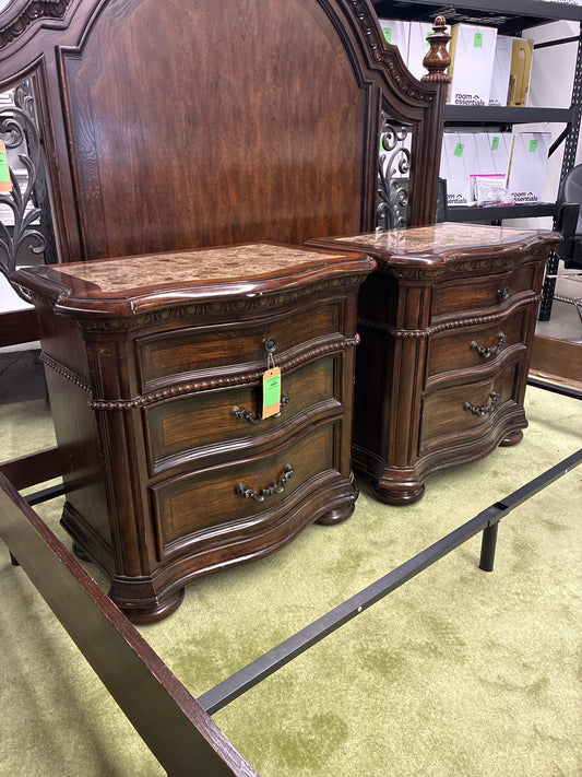 Set of 2 Solid Wood Nightstands w Bearded Trim and Carved Details *donated