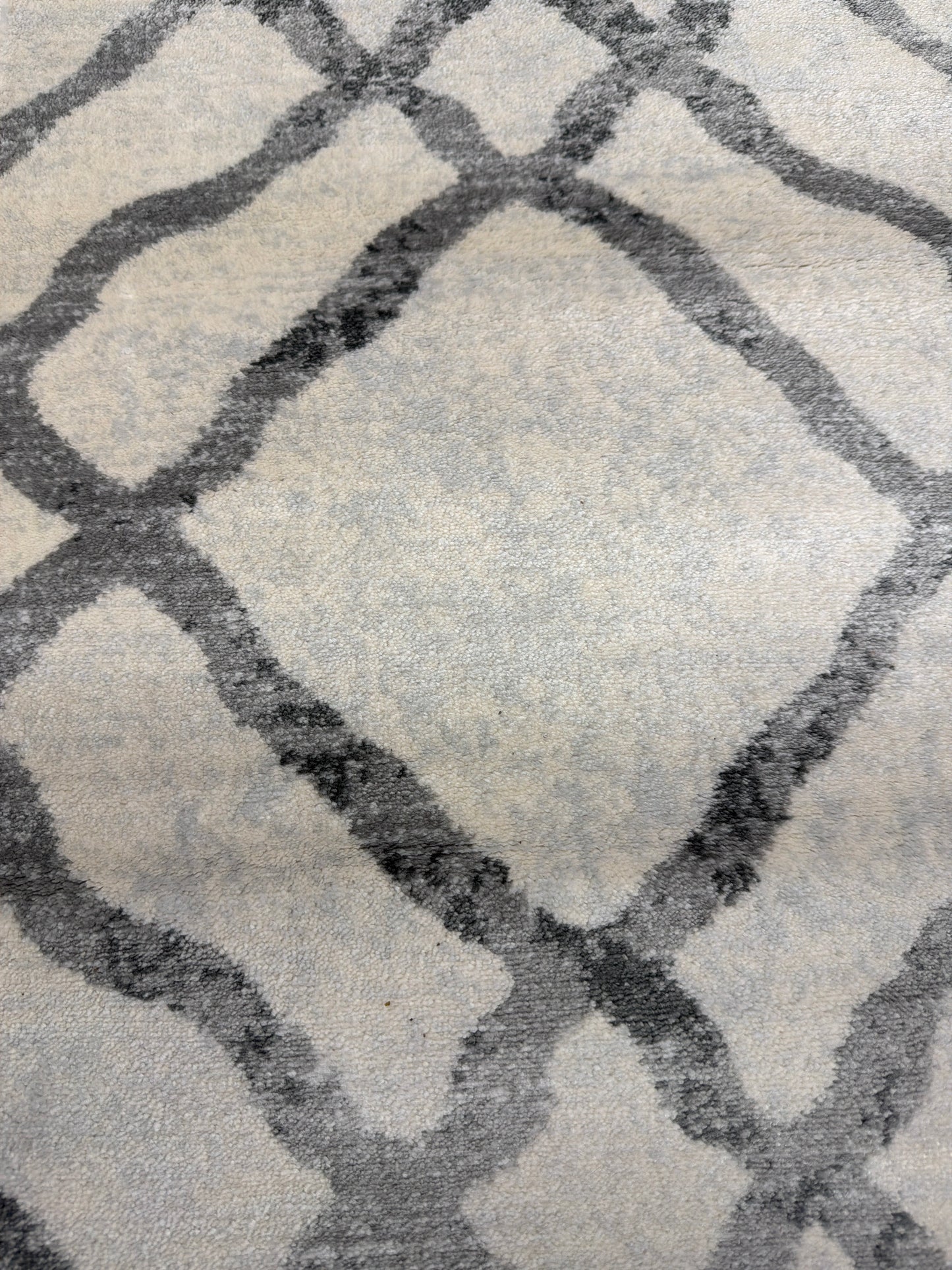 Martha Stewart Designer Area Rug — Ivory/Grey, 5x7 (Retail $168) - 14269