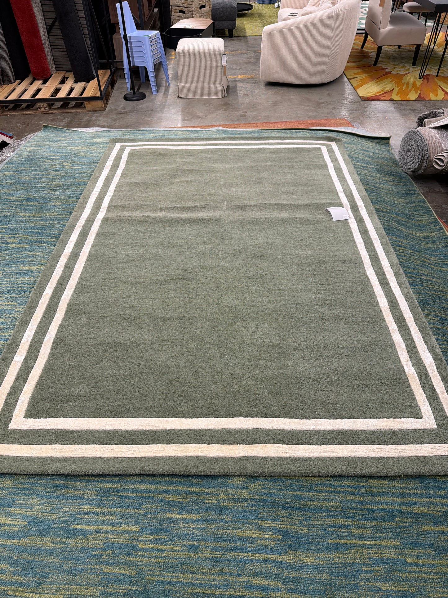 6 x 9 Ralph Lauren Sage Designer Safavieh Rug (retails for $275)￼