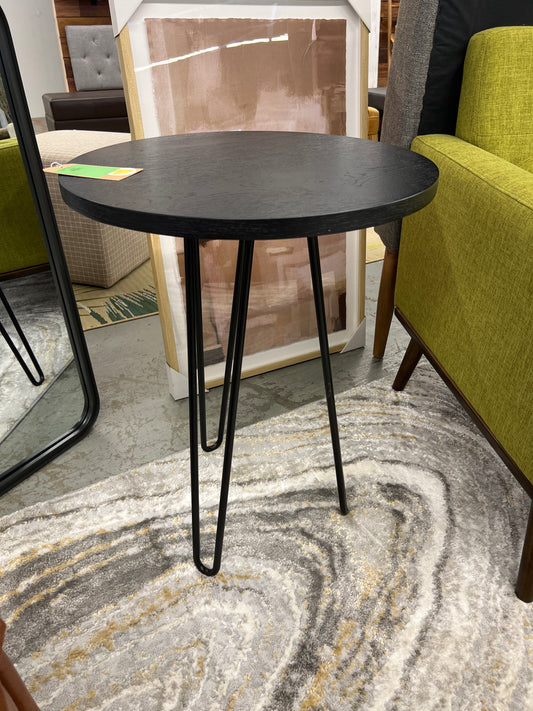 20in Round Table with Metal Legs in Black