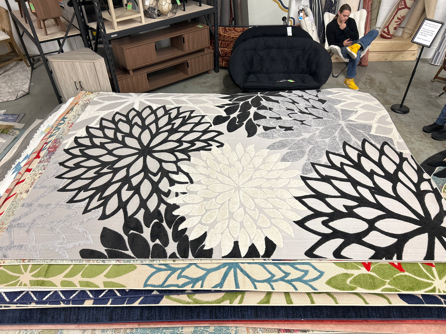 9 x 12 Nourison Aloha Collection area rug, black and grey