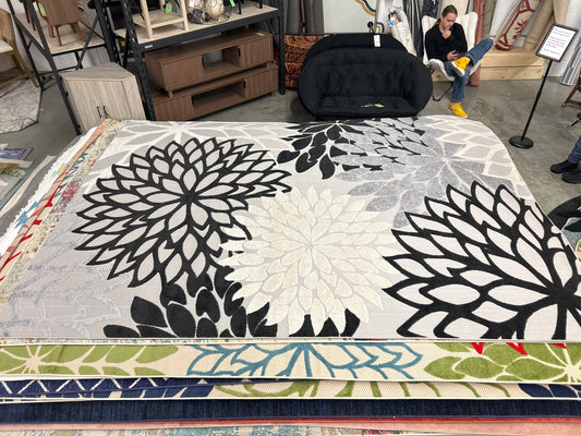 9 x 12 Nourison Aloha Collection area rug, black and grey