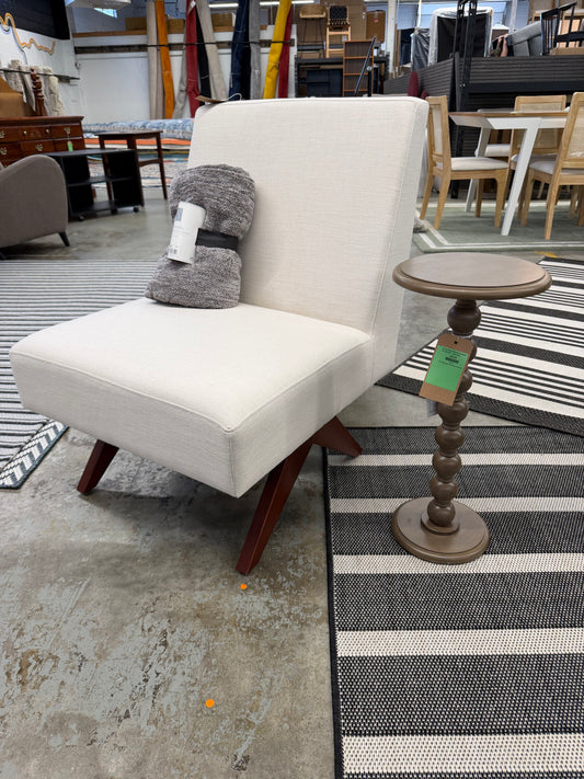 Armoire Cottage Collection Wood Spindle Side Table Gray — Retails $50