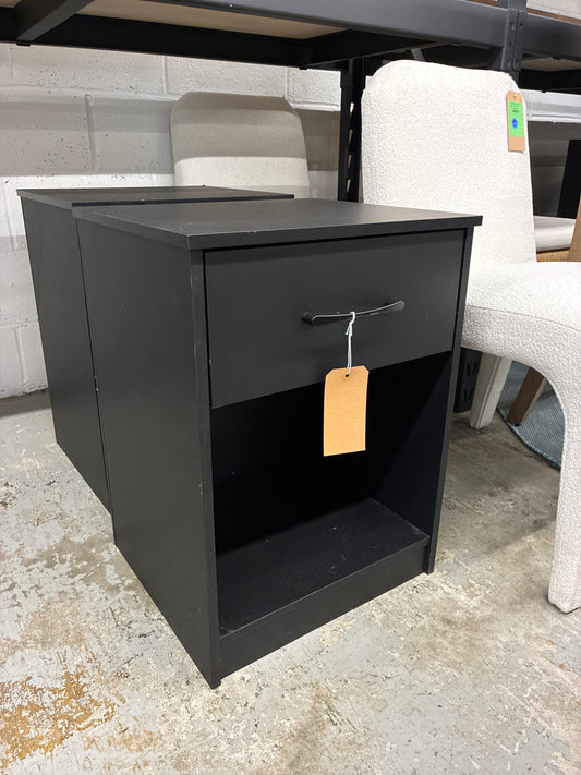 Derek Set Of 2 Modern 1 Drawer Nightstands in Black *donated