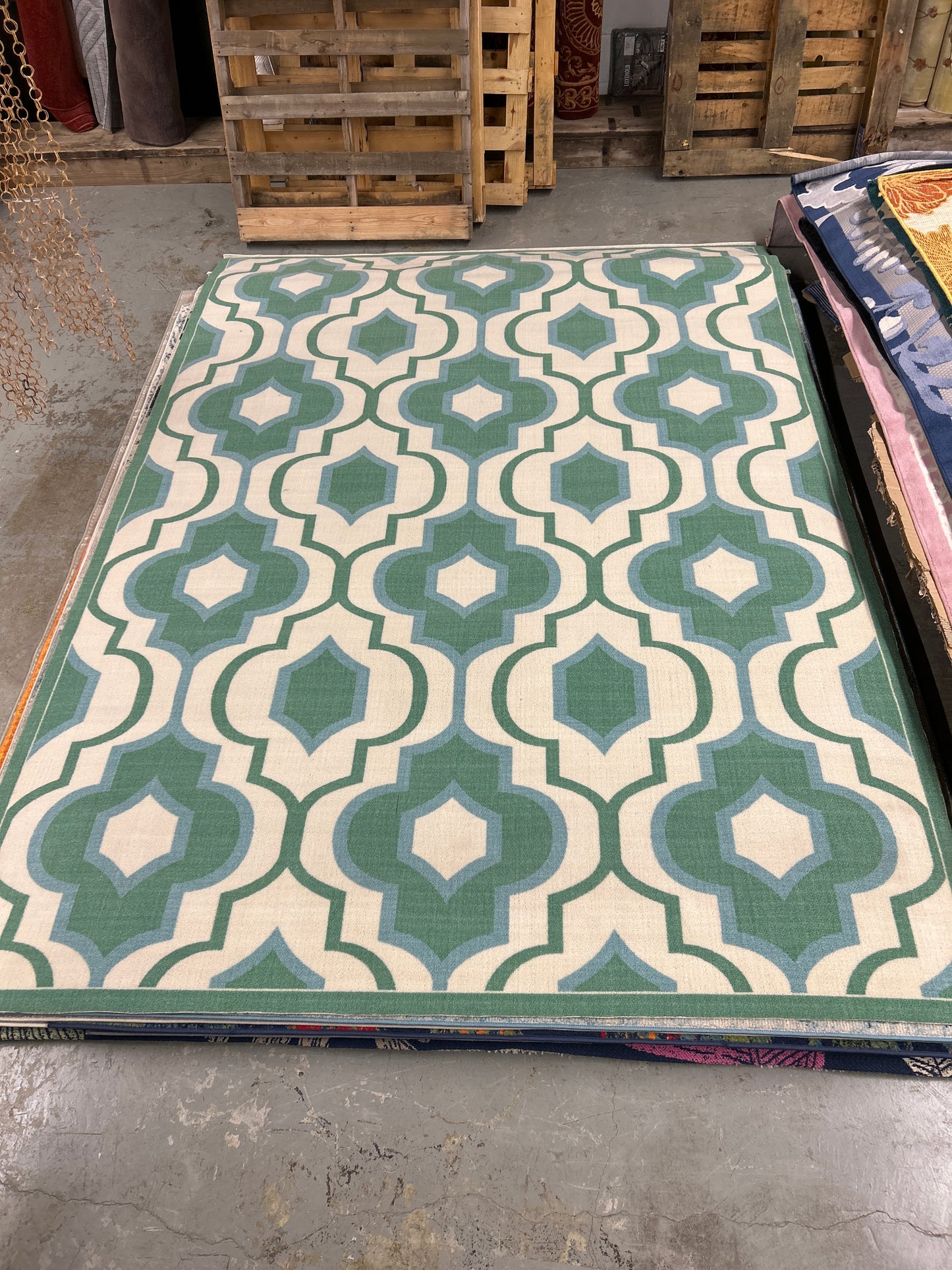 8 x 11 indoor/outdoor rug