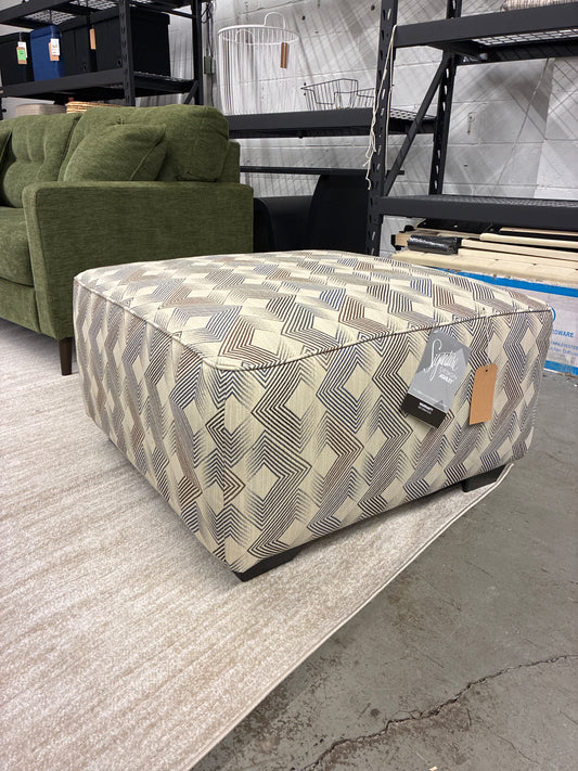 Accent ottoman