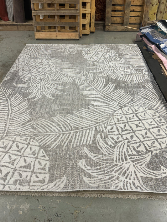 8 x 10 - grey and white rug