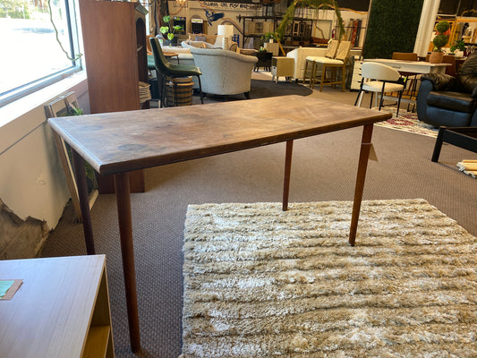 Table *donated has wobble, used condition