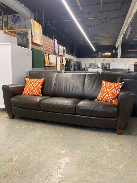 89in L Leather Sofa w/ Orage Accent Pillows *donated