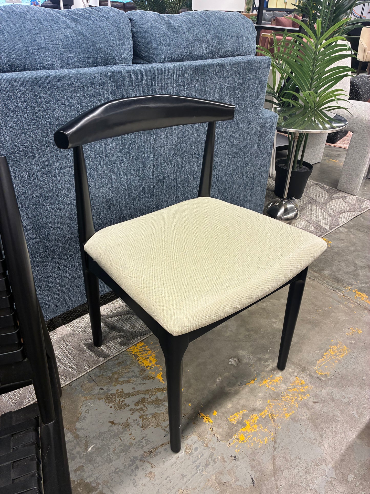 Lionel Retro Dining Chair | Retail Price: $180