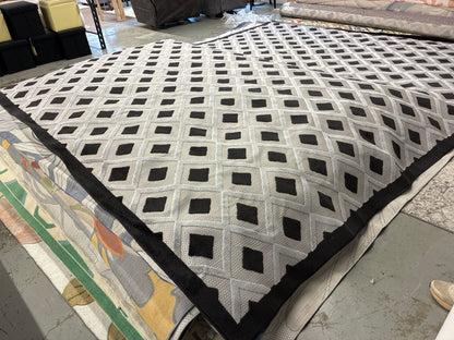 12 x 15 Area Rug Indoor / Outdoor Aloha Black / White | Retail Price: $320 | ID 14663