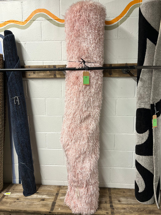 6'7" x 9'6" Pink Shag Rug