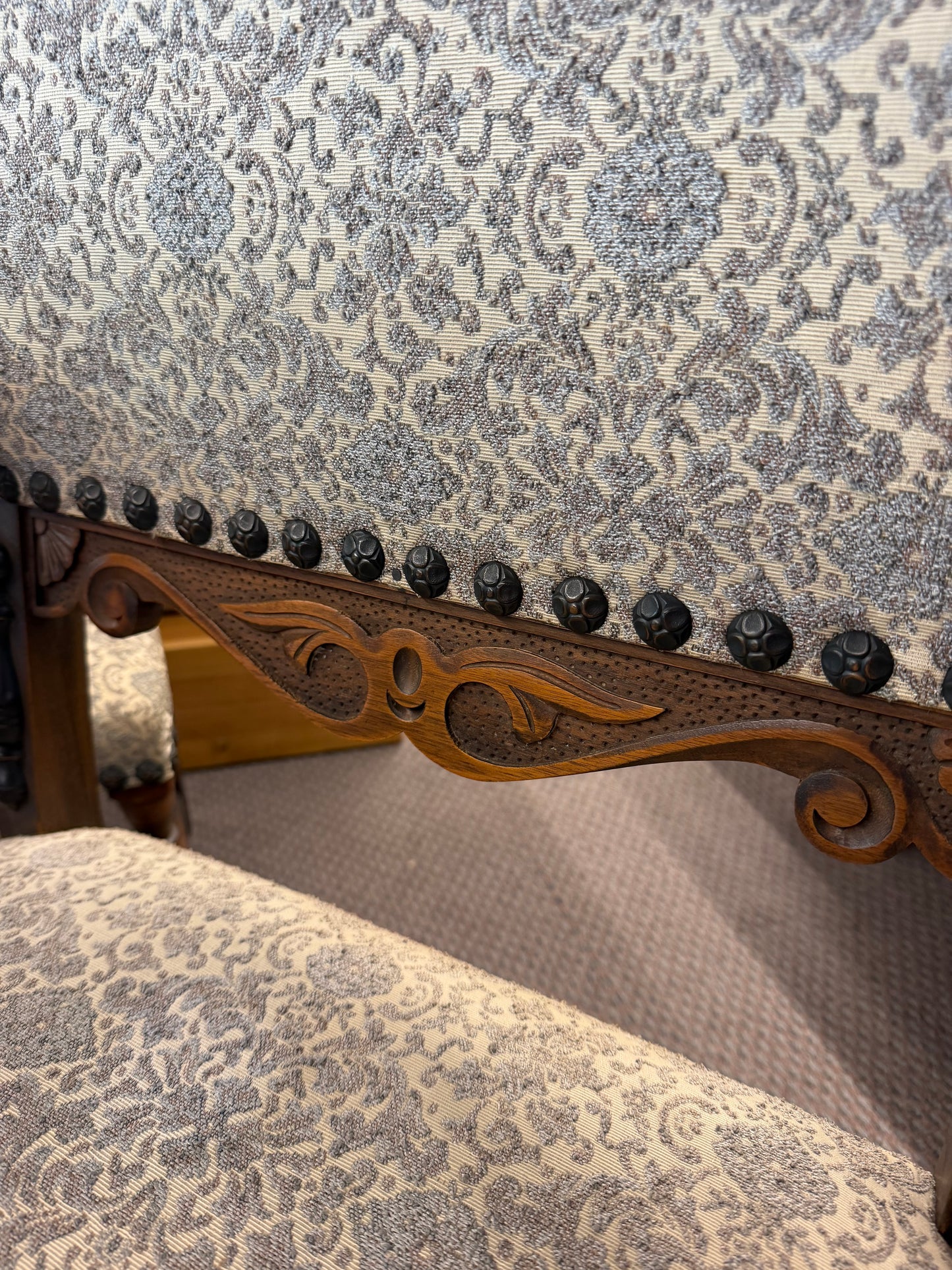 Stunning Kittinger Jacobean Extendable Antique Dining Set with 8 Upholstered Chairs Early 20th Century *donated
