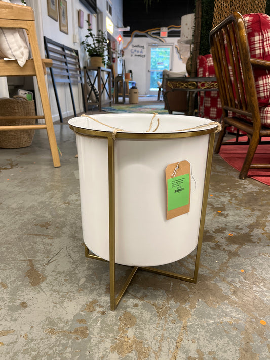 2pc Iron Indoor Outdoor Planter Pot with Stand White/Brass 13.2"x13.2"x16" - Threshold  | Retail Price: $60