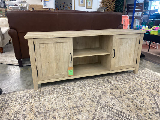 58" Modern Farmhouse Grooved 2 Door TV Stand - White Oak  Retail $265