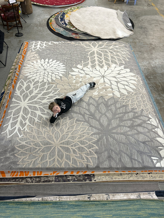 9’6” x 13’ whole flower area rug
