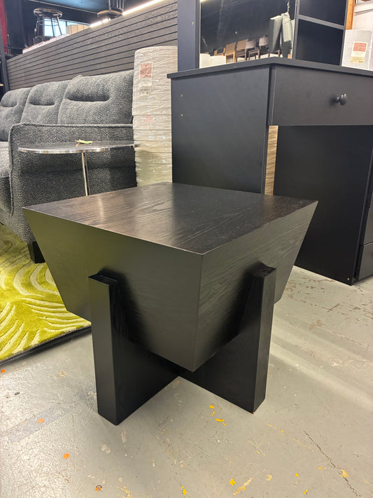 Aishu Accent Table | Retail Price: $200