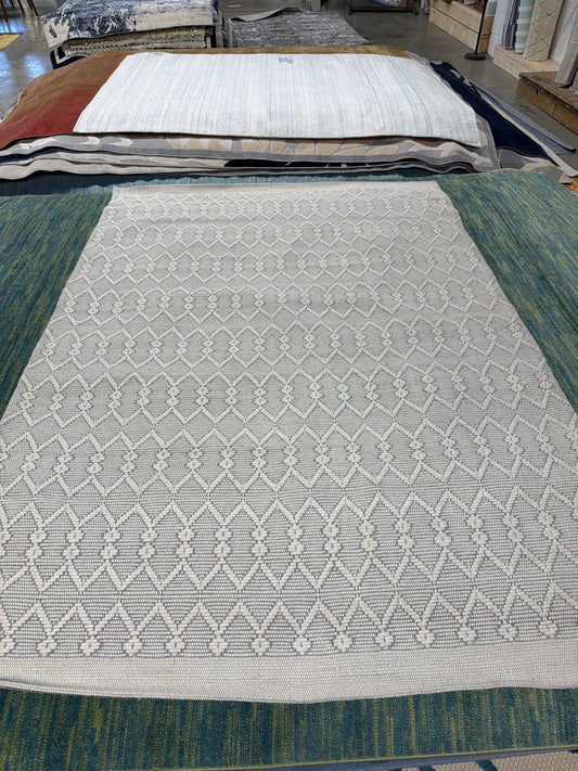Martha Stewart Designer Wool Rug (6×9) — $300–$500 Retail