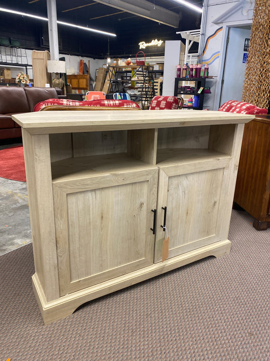Columbus 44" Grooved Door Corner TV Stand - White Oak