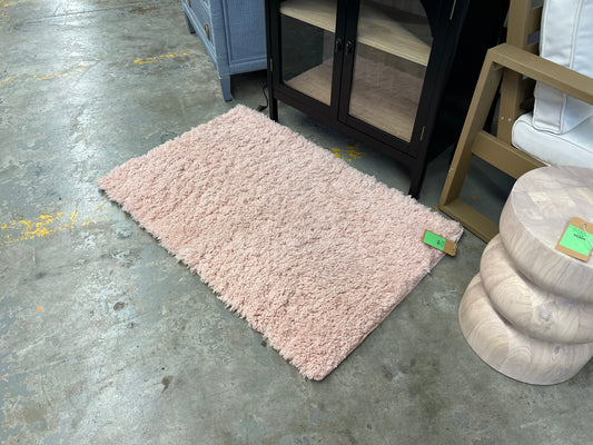 Plush Shag Rug - Room Essentials™ 2'6" x 3'10" Retail: $35  GENTLY USED, ON FLOOR