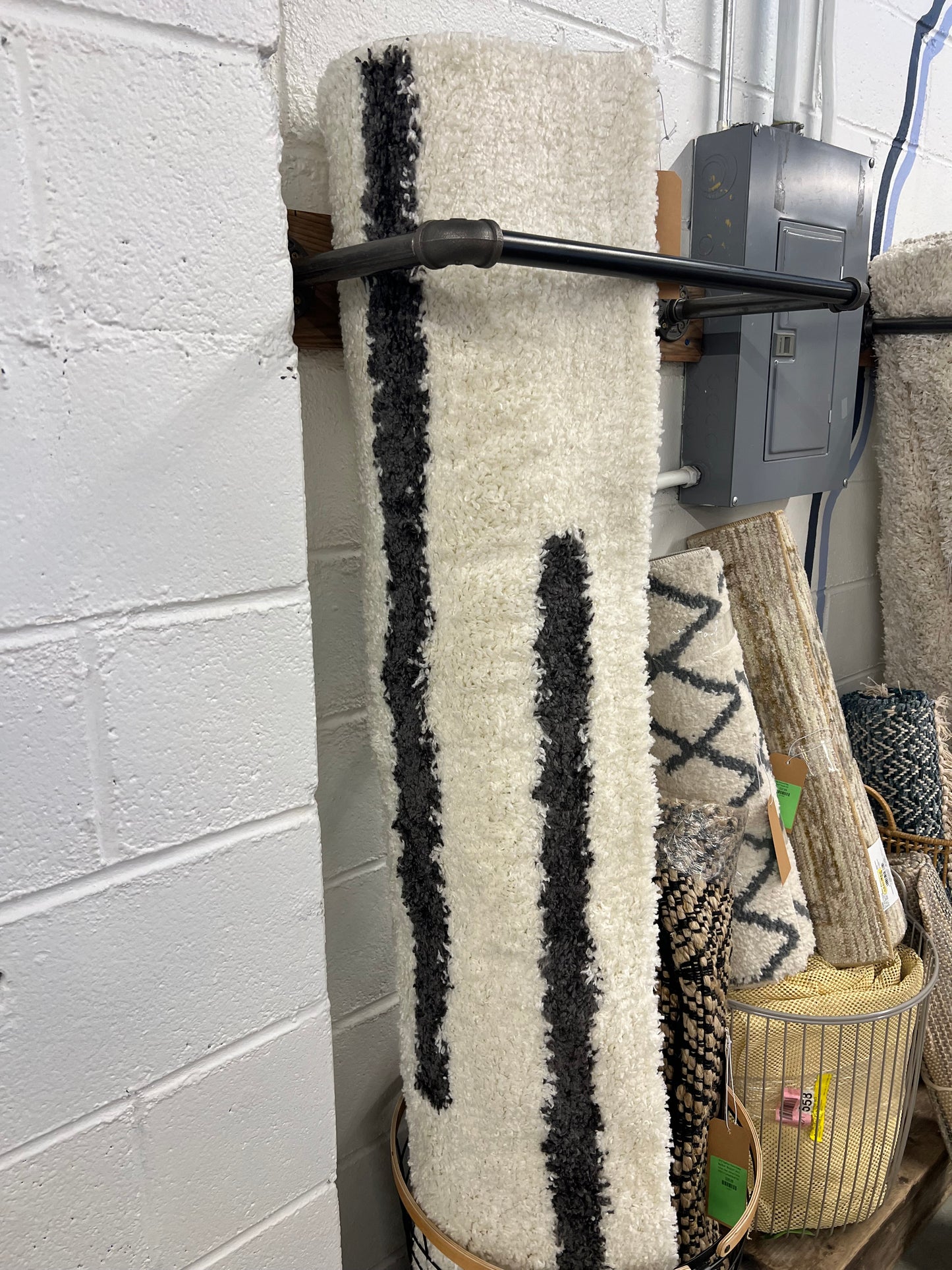 Alaro Berber Stripe Shag Indoor Area Rug - JONATHAN Y 5 x 8 Retail: $89