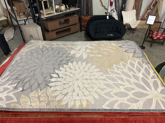 9 x 13 Nourison flower area rug (indoor/outdoor)